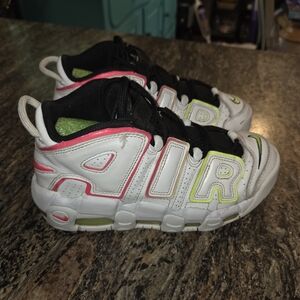 Nike AIR  Size 6